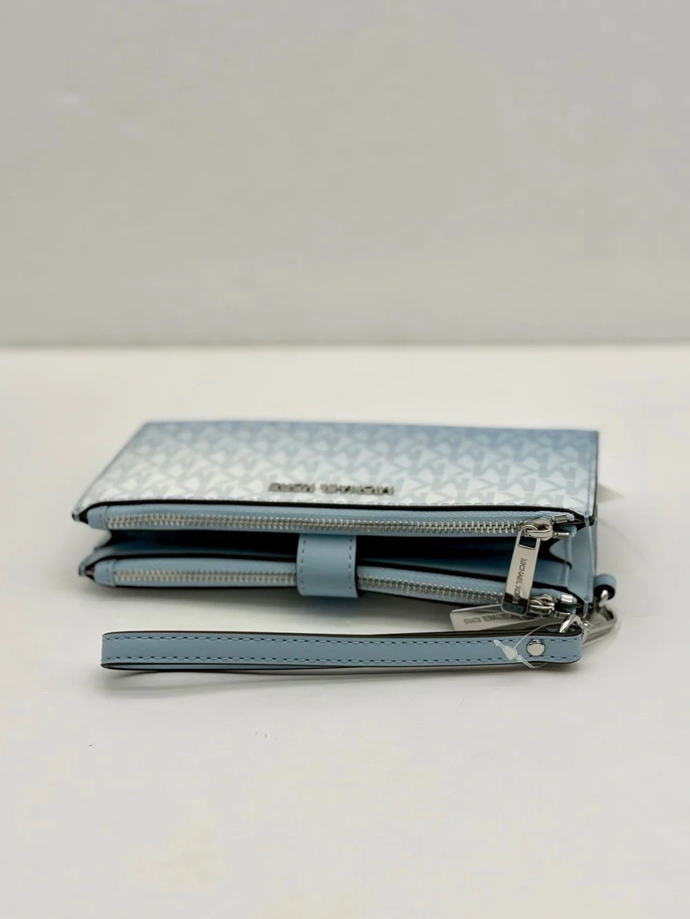 MICHAEL KORS Jet Set Large ombré Signature Logo Wristlet Wallet